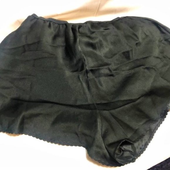 Vintage Alice Maloof Black Lacy Camisole and Tap Pants Set - Picture 10 of 11